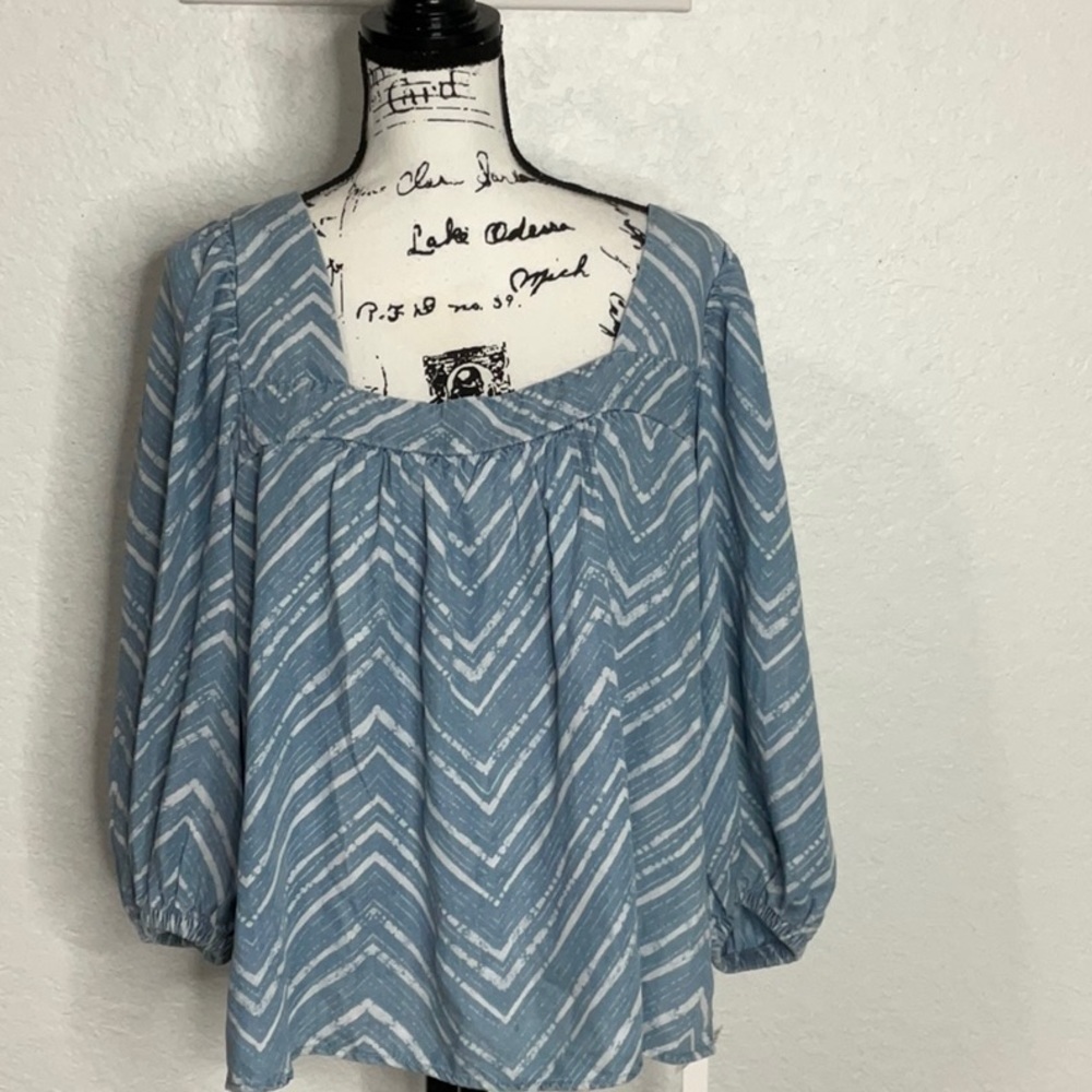 553- Caslon NWT Light Blue & White Poplin Top, Size Large